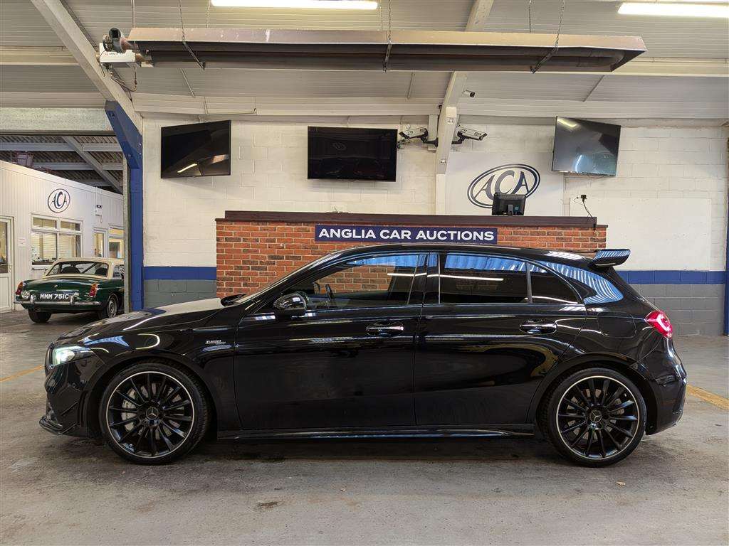 <p>2019 MERCEDES-BENZ AMG A 35 4MATIC PREMIUM +</p>