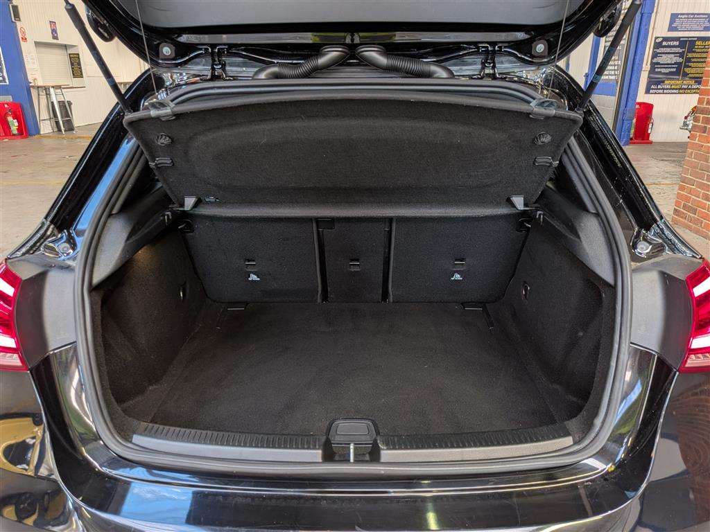 <p>2019 MERCEDES-BENZ AMG A 35 4MATIC PREMIUM +</p>