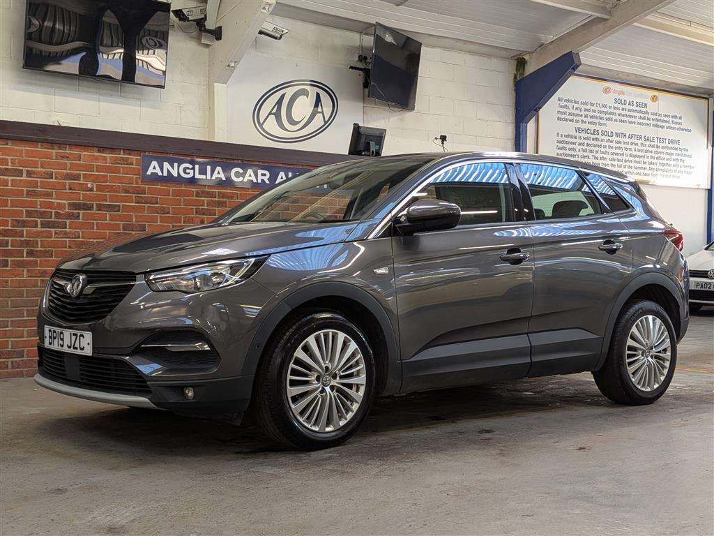 <p>2019 VAUXHALL GRANDLAND X TECH LINE NAV</p>