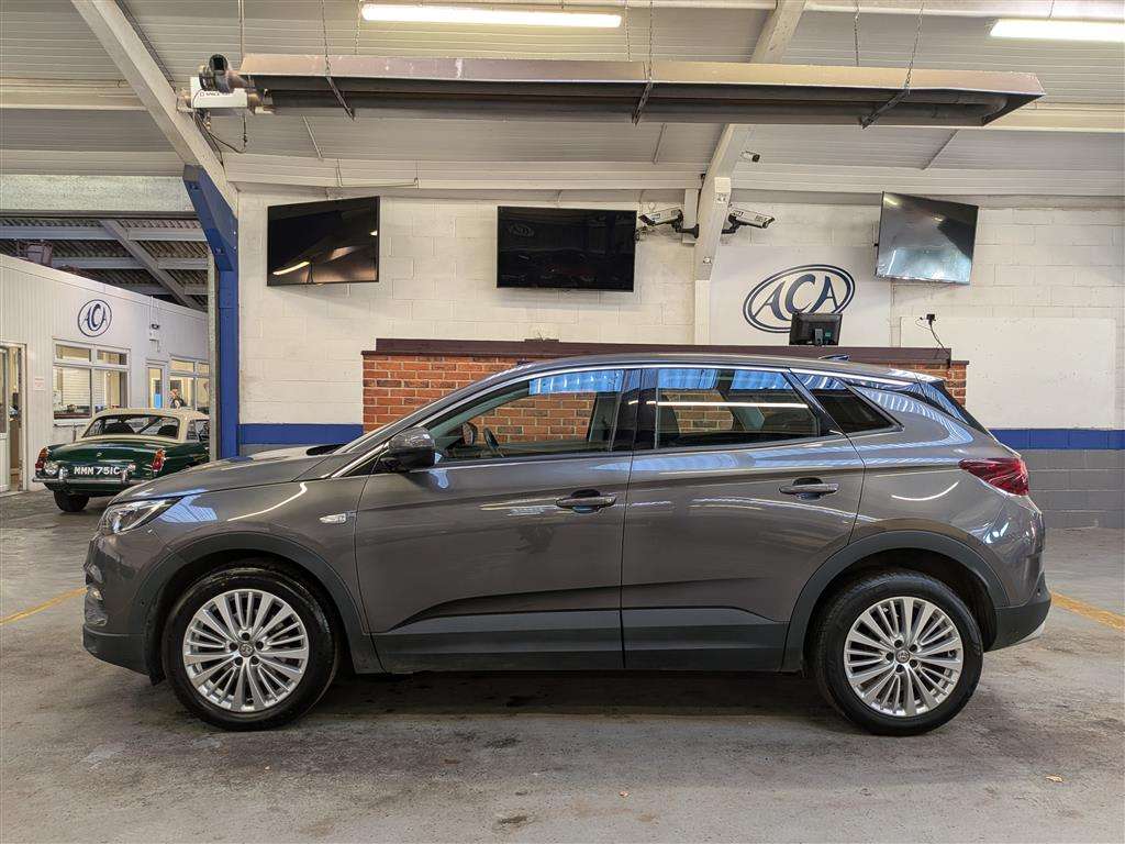 <p>2019 VAUXHALL GRANDLAND X TECH LINE NAV</p>