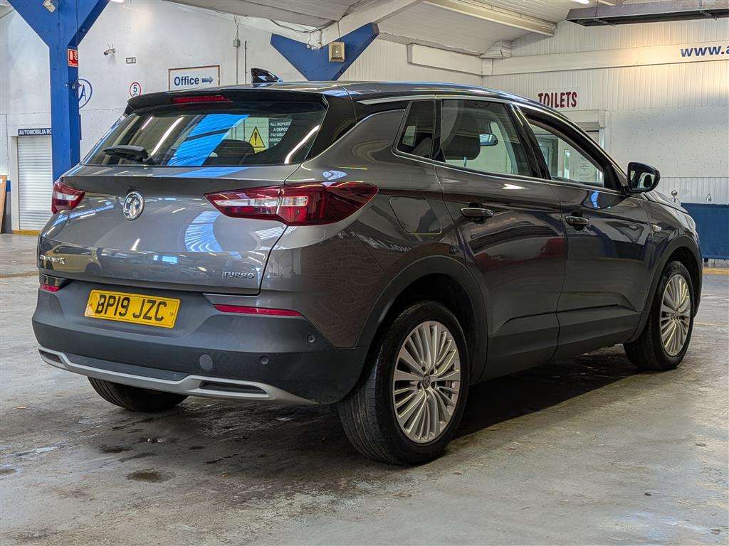 <p>2019 VAUXHALL GRANDLAND X TECH LINE NAV</p>