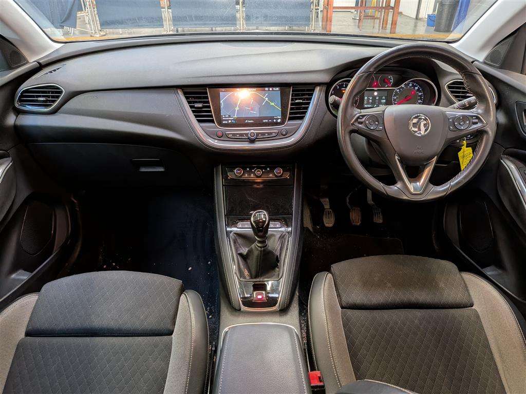 <p>2019 VAUXHALL GRANDLAND X TECH LINE NAV</p>