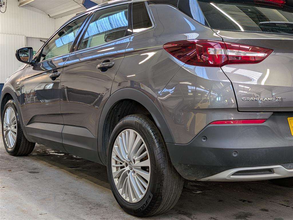 <p>2019 VAUXHALL GRANDLAND X TECH LINE NAV</p>