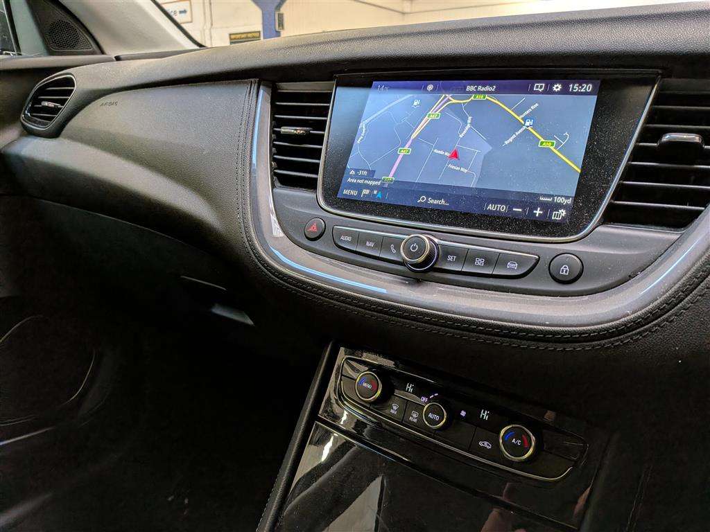<p>2019 VAUXHALL GRANDLAND X TECH LINE NAV</p>