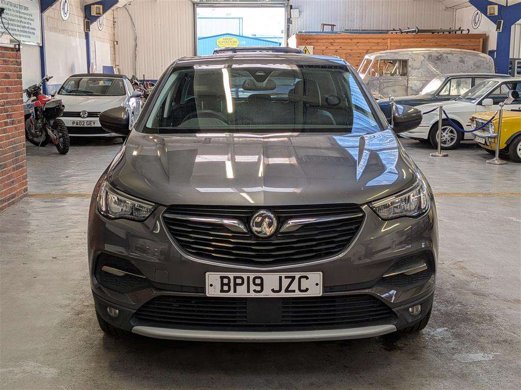 <p>2019 VAUXHALL GRANDLAND X TECH LINE NAV</p>