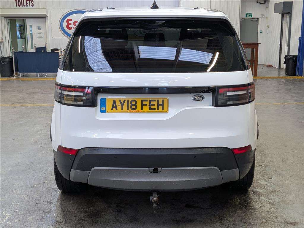 <p>2018 LAND ROVER DISCOVERY SE TD6 AUTO</p>