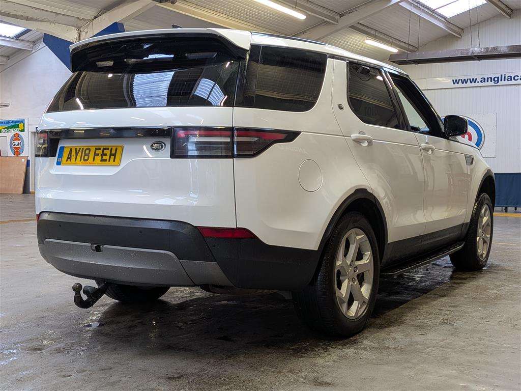<p>2018 LAND ROVER DISCOVERY SE TD6 AUTO</p>