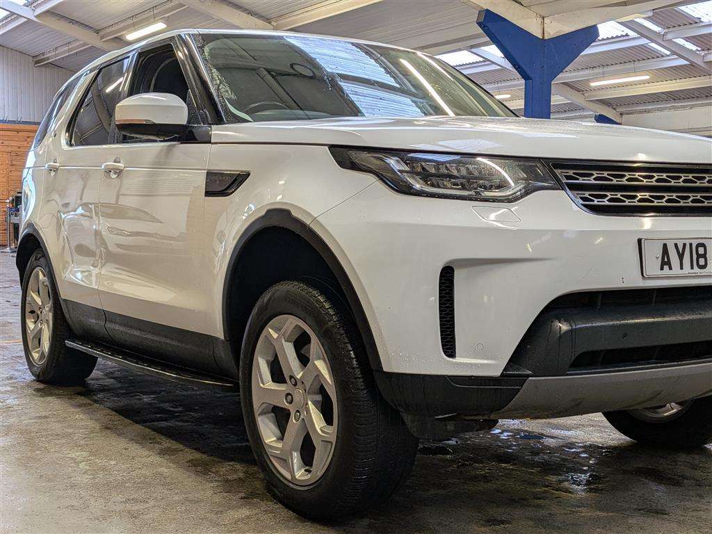<p>2018 LAND ROVER DISCOVERY SE TD6 AUTO</p>