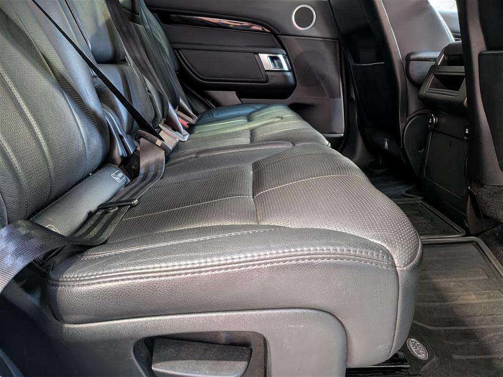 <p>2018 LAND ROVER DISCOVERY SE TD6 AUTO</p>
