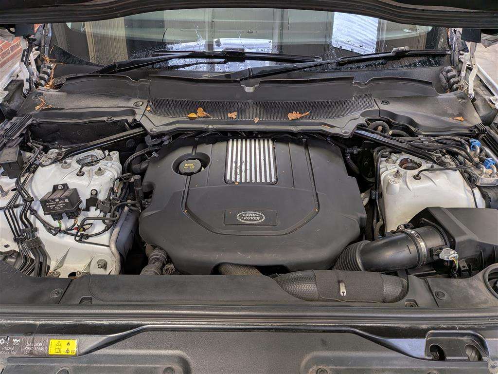 <p>2018 LAND ROVER DISCOVERY SE TD6 AUTO</p>