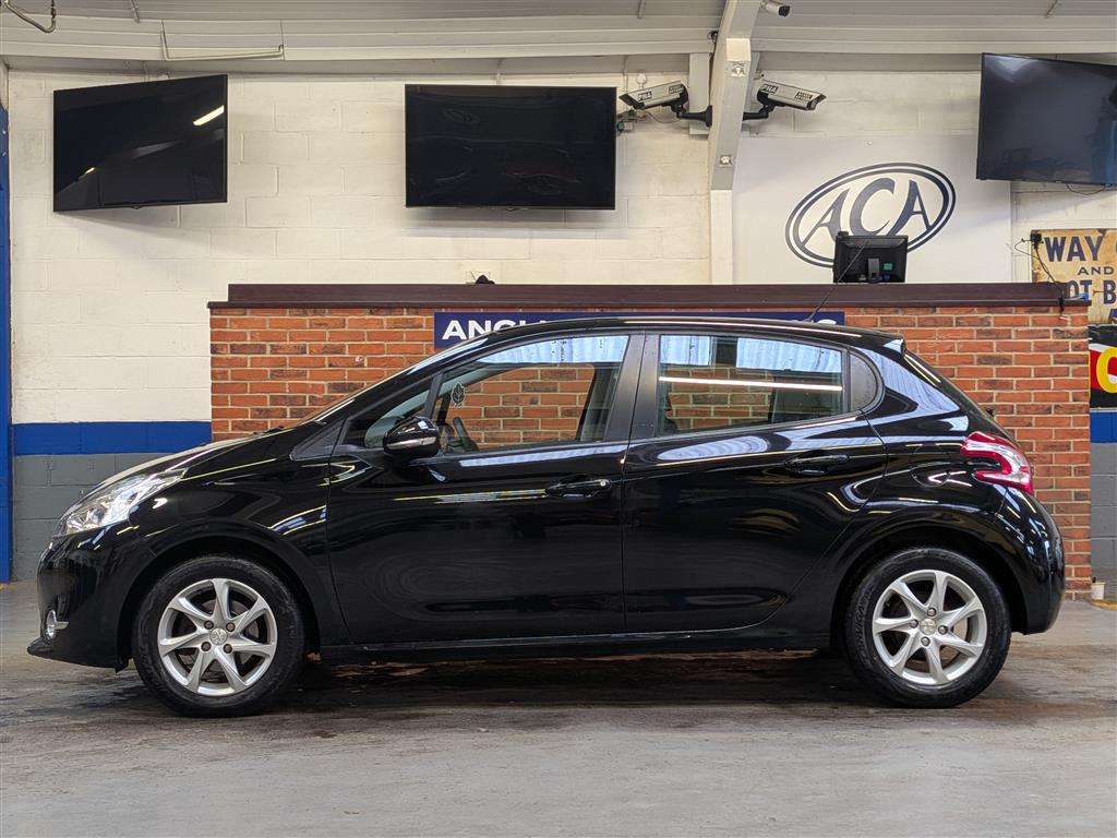<p>2015 PEUGEOT 208 ACTIVE</p>