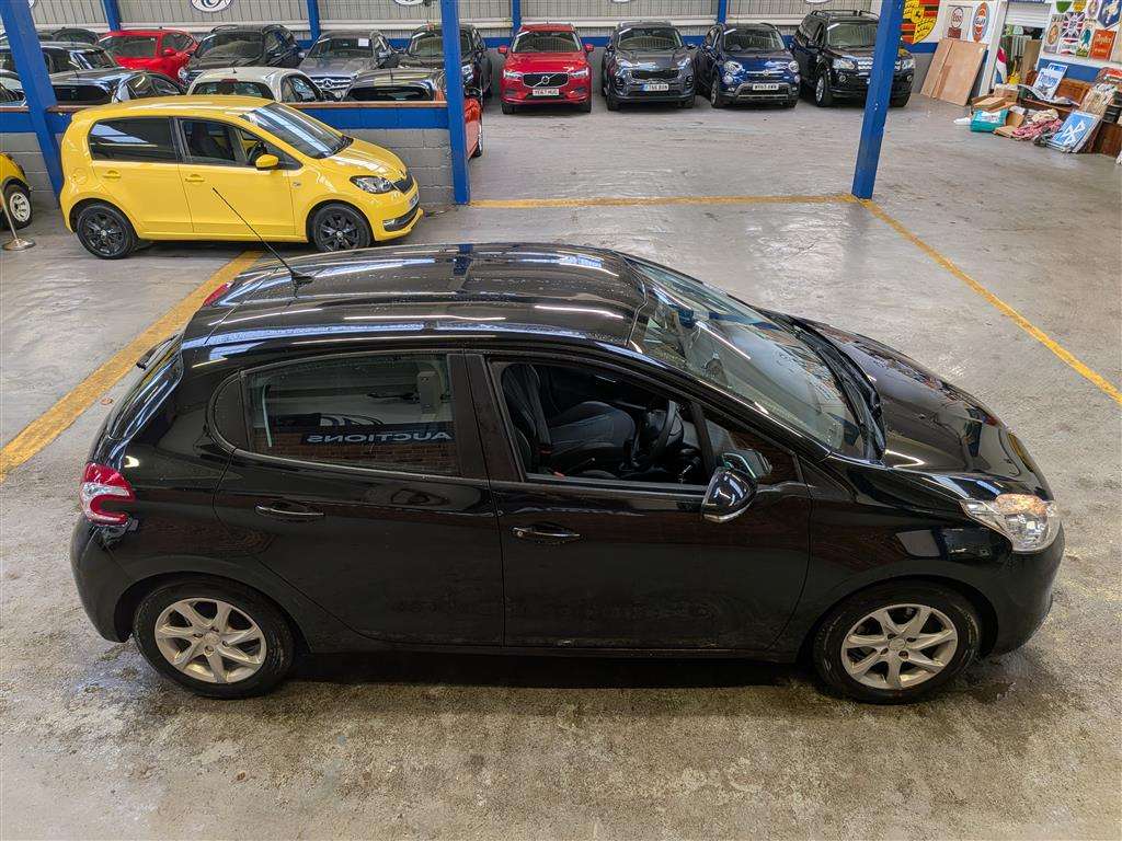<p>2015 PEUGEOT 208 ACTIVE</p>