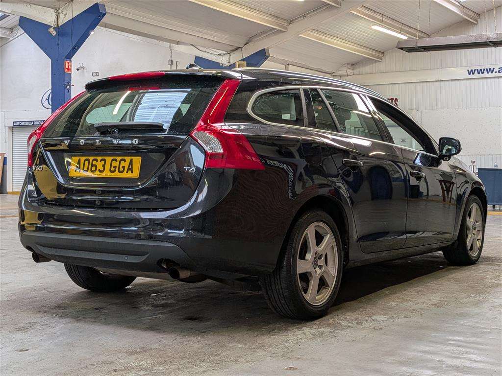 <p>2013 VOLVO V60 SE LUX T4 AUTO</p>