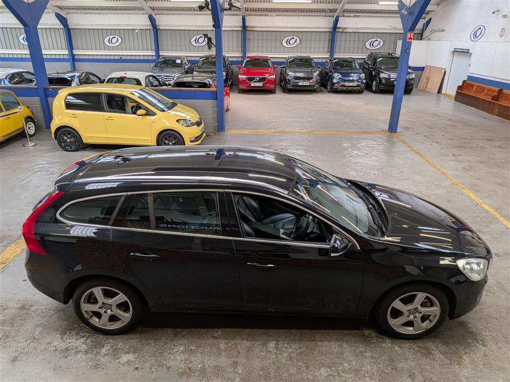 <p>2013 VOLVO V60 SE LUX T4 AUTO</p>