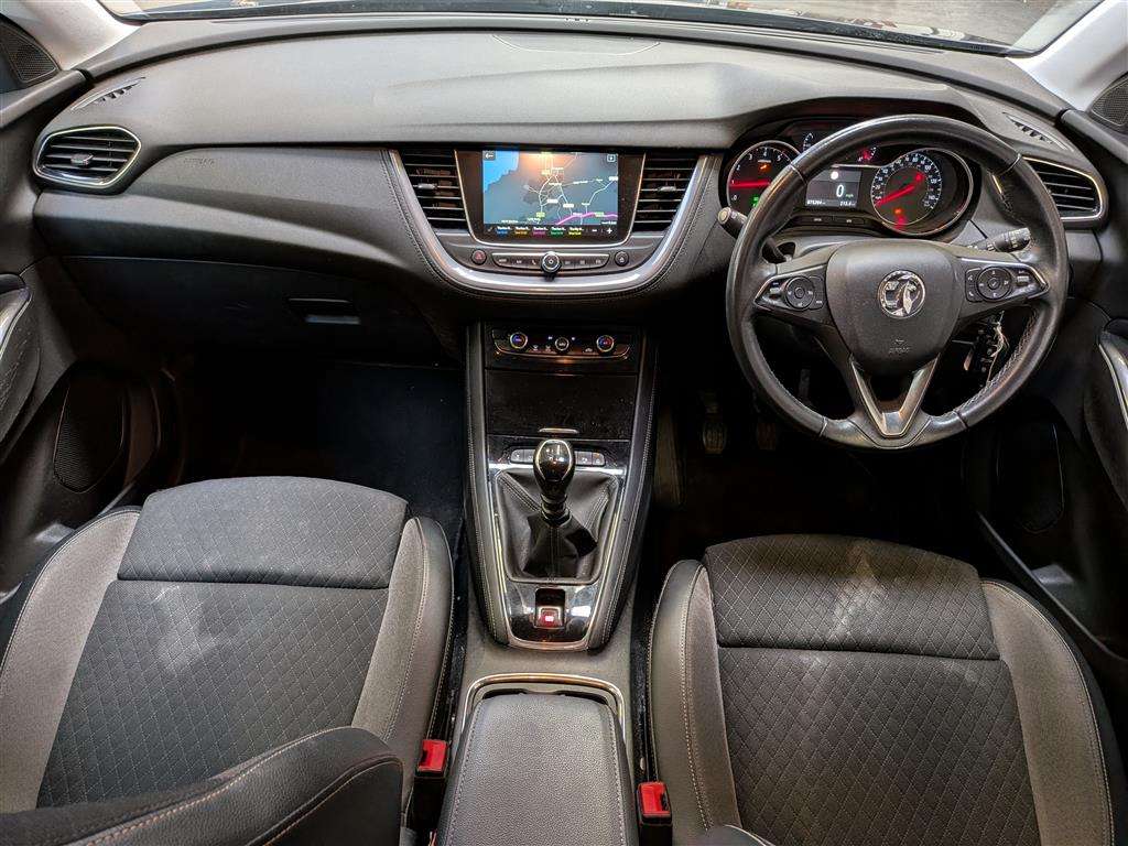 <p>2020 VAUXHALL GRANDLAND X SRI NAV TURBO</p>