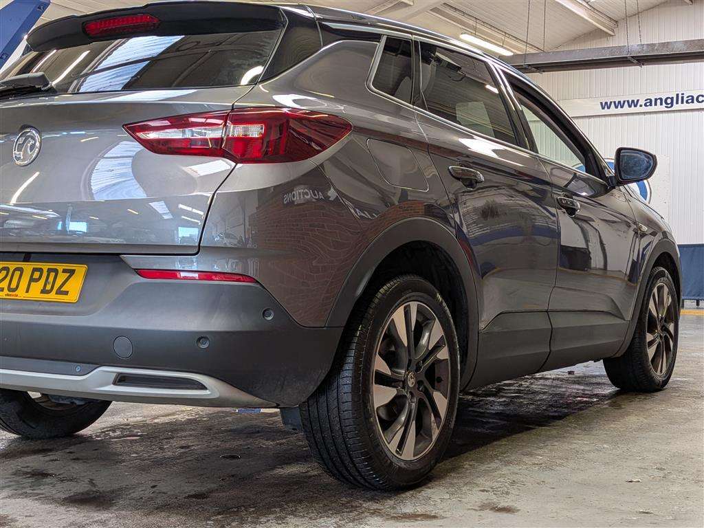 <p>2020 VAUXHALL GRANDLAND X SRI NAV TURBO</p>