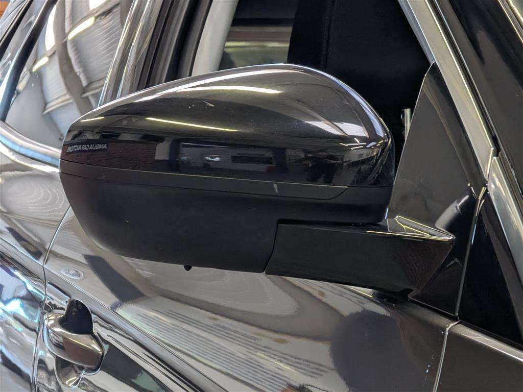<p>2020 VAUXHALL GRANDLAND X SRI NAV TURBO</p>