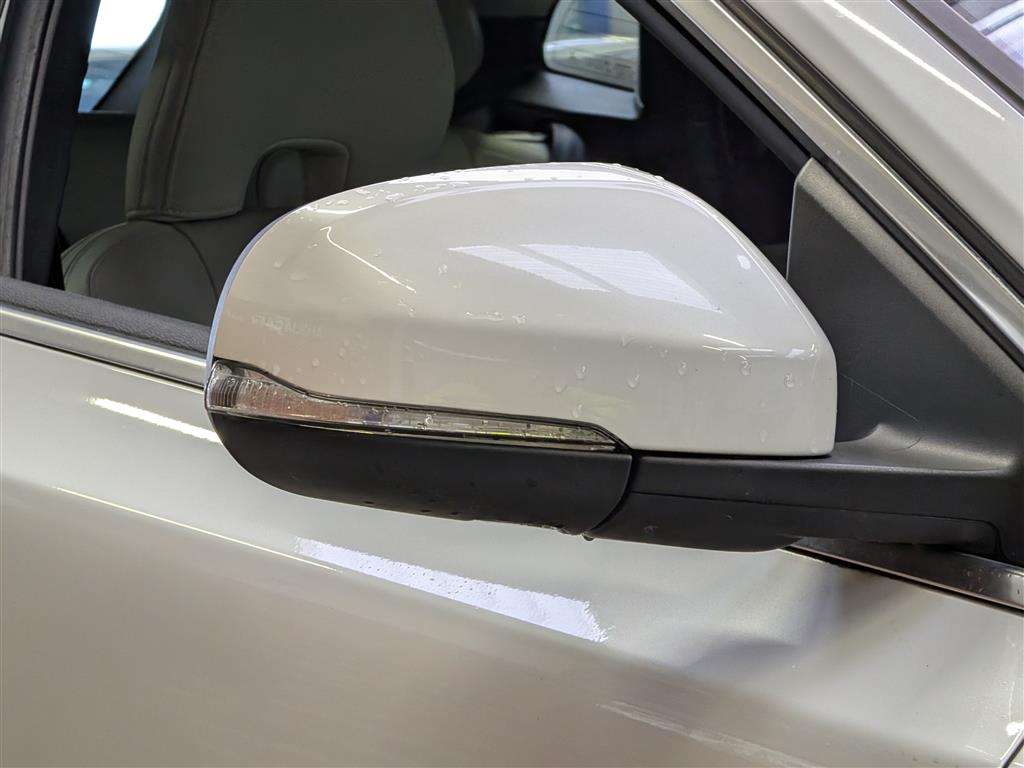 <p>2015 VOLVO V40 SE</p>