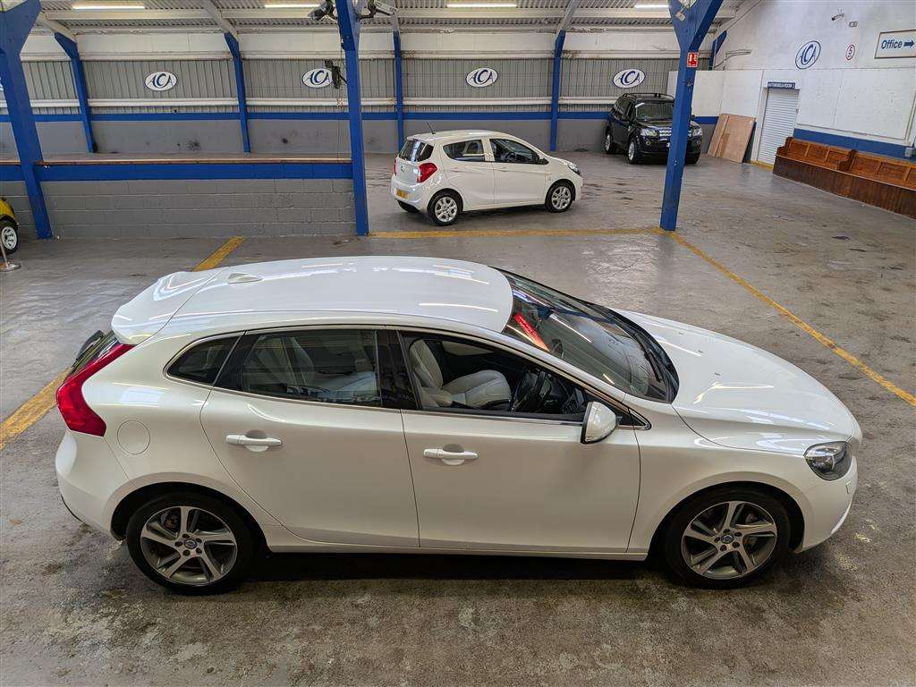 <p>2015 VOLVO V40 SE</p>