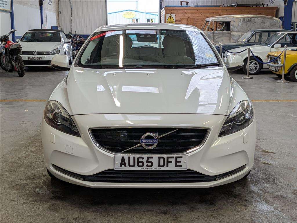 <p>2015 VOLVO V40 SE</p>